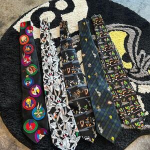 Vintage 90s looney tunes multicoloured ties